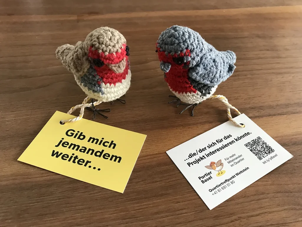Bonjour - Gehäkelter Vogel mit Karte